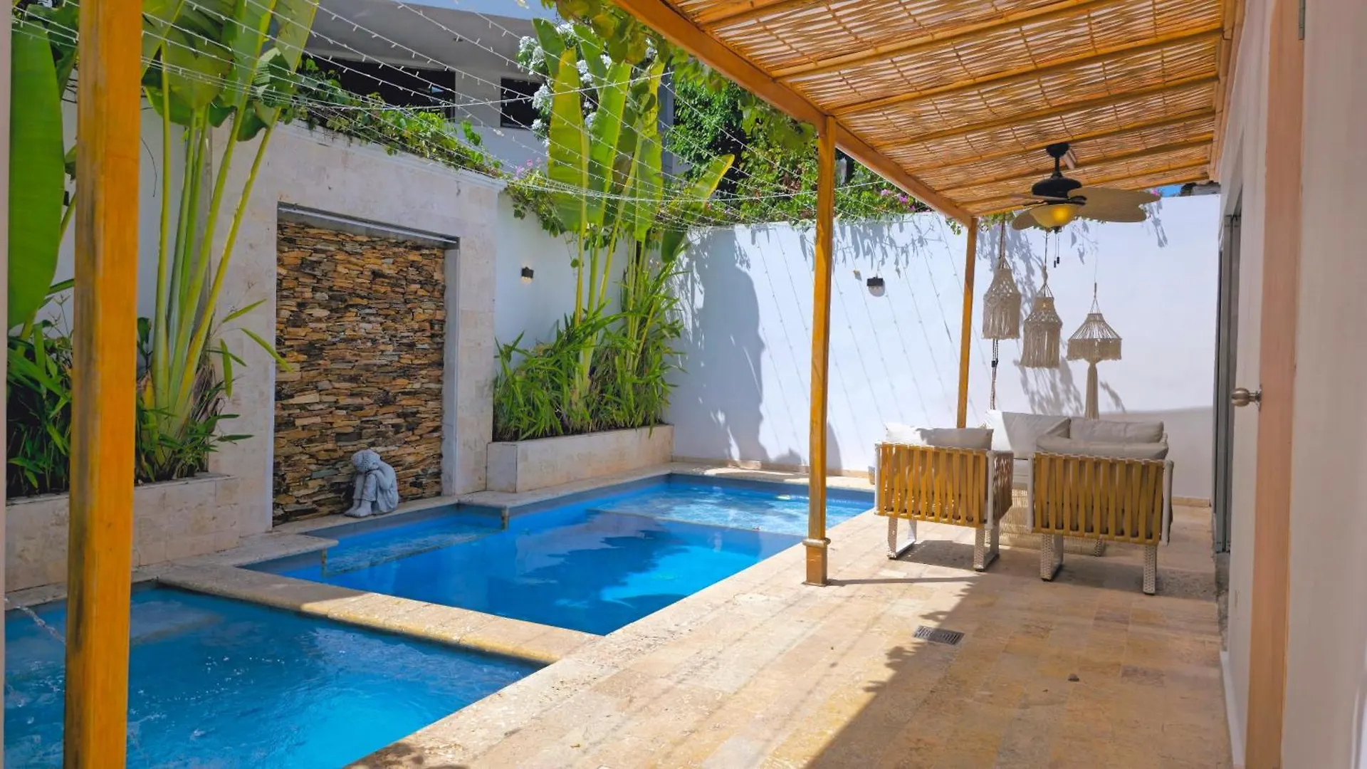 Spectacular Villa Near Walled City Cartagena