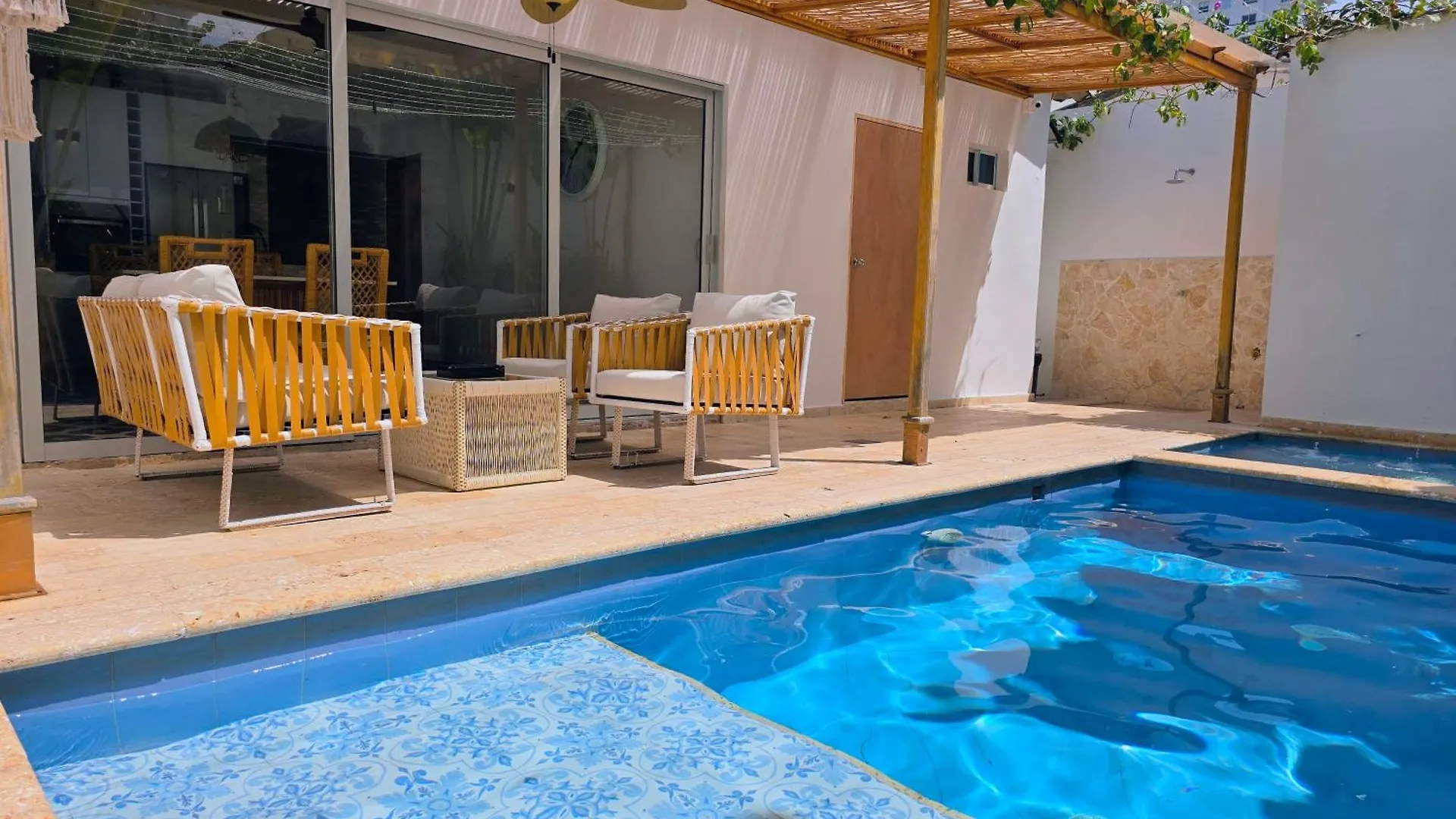 Spectacular Villa Near Walled City Cartagena